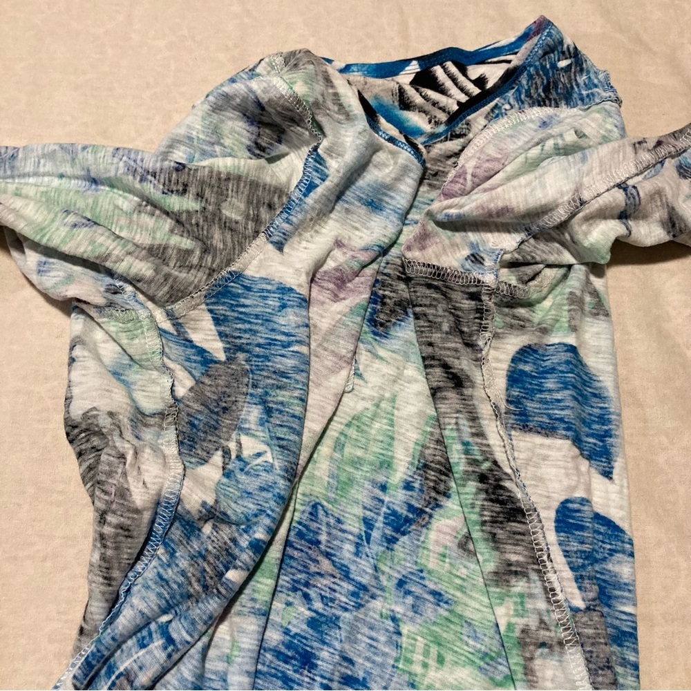 Onque‎ Casuals Bedazzled Blue Graphic 3/4 Sleeve Blouse - Picture 7 of 9